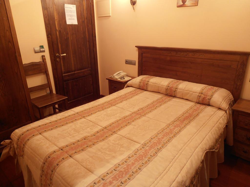 Hostal Virgen De La Encina Ponferrada Pokój zdjęcie