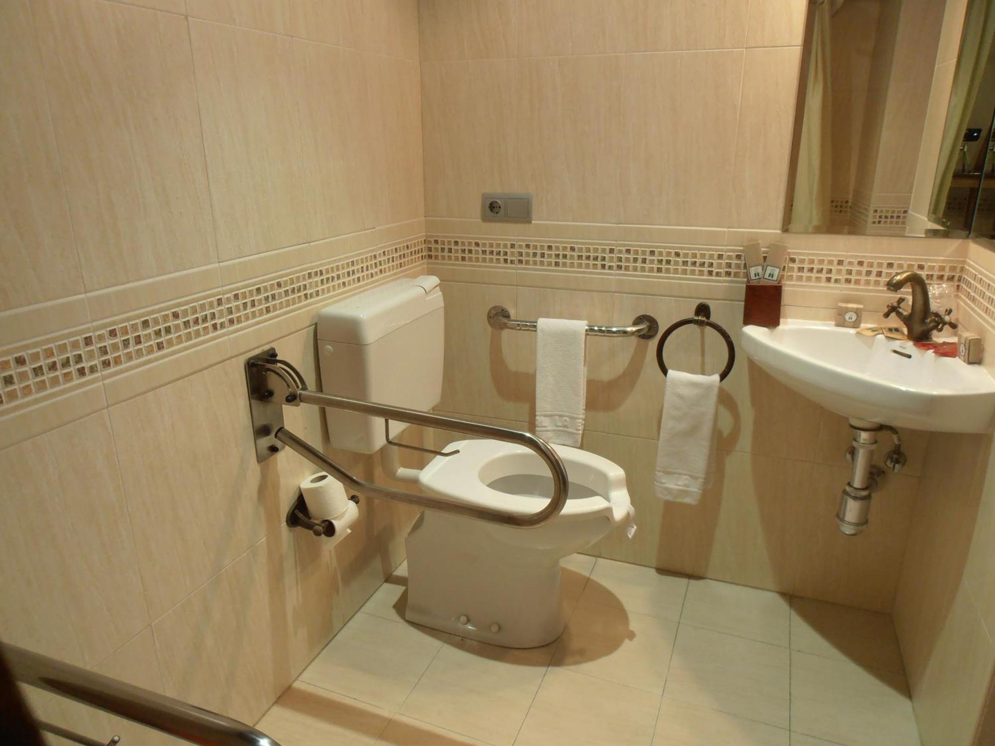 Hostal Virgen De La Encina Ponferrada Zewnętrze zdjęcie